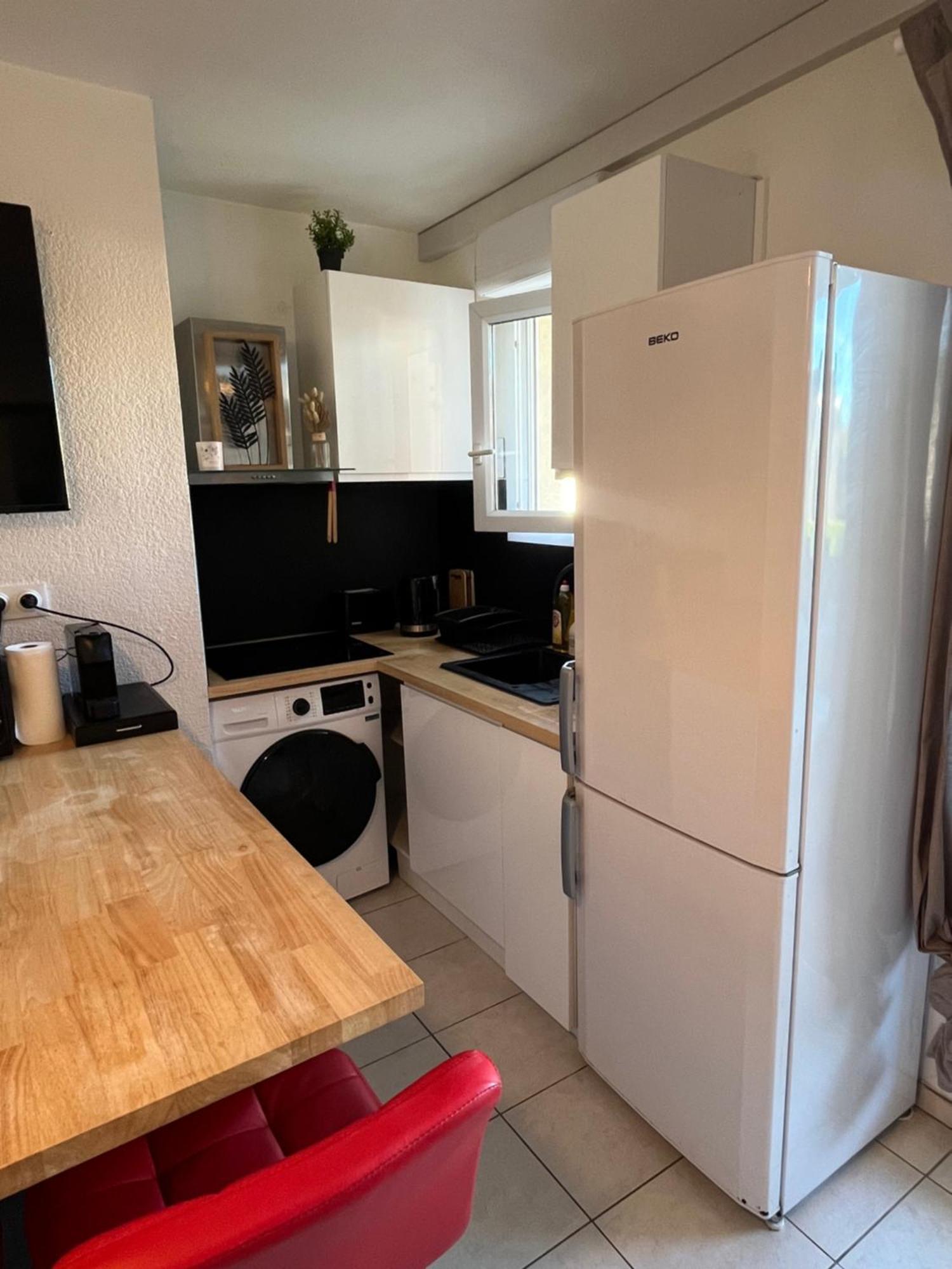 Joli T2/ Tram/ Clim/ Parking/ Wifi/ Piscine Apartment Montpellier Luaran gambar