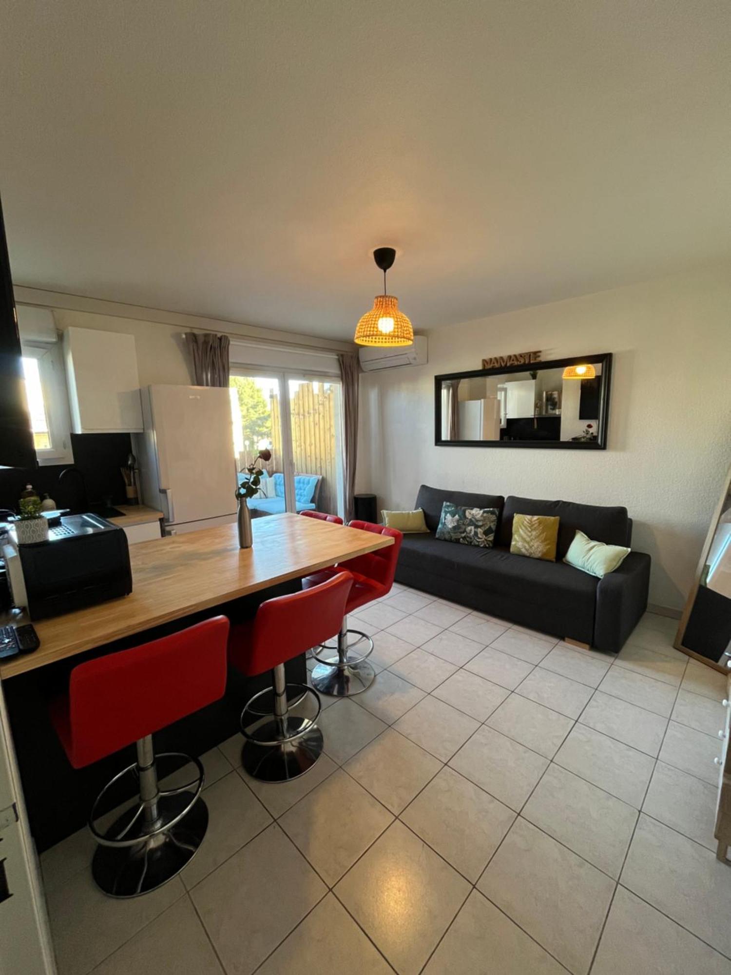 Joli T2/ Tram/ Clim/ Parking/ Wifi/ Piscine Apartment Montpellier Luaran gambar